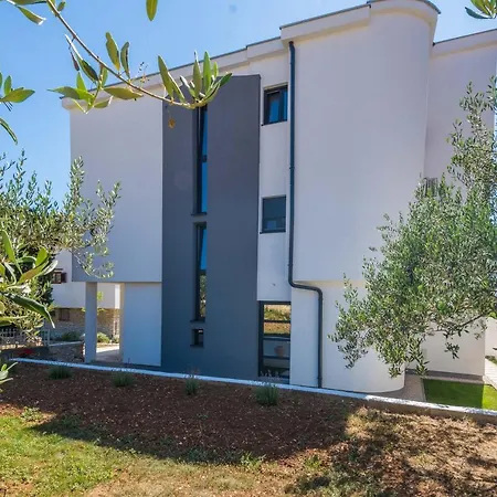 Maella Zadar
