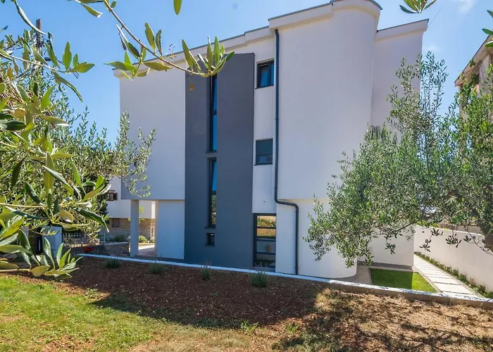 Maella Zadar